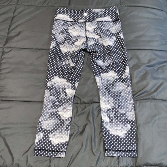 Lululemon Wunder Under Crop II - Picture 5 of 13